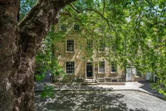 Eight Hotel, Bath