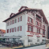 185658457