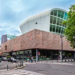 Shutterstock 2530198293