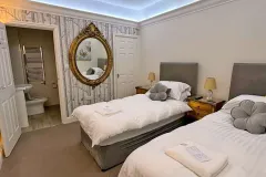486670094