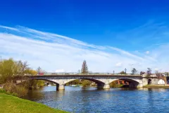 Shutterstock 136389740