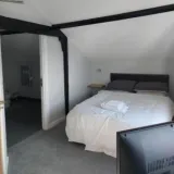 476687828