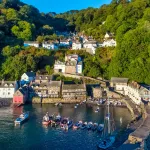 Shutterstock 2442011013