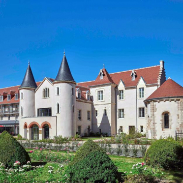 Auvergne chateau hotels