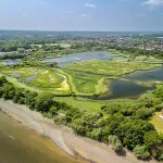 Shutterstock 2424209529