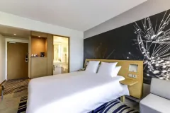 765613093
