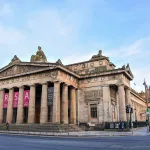 Shutterstock 553411936