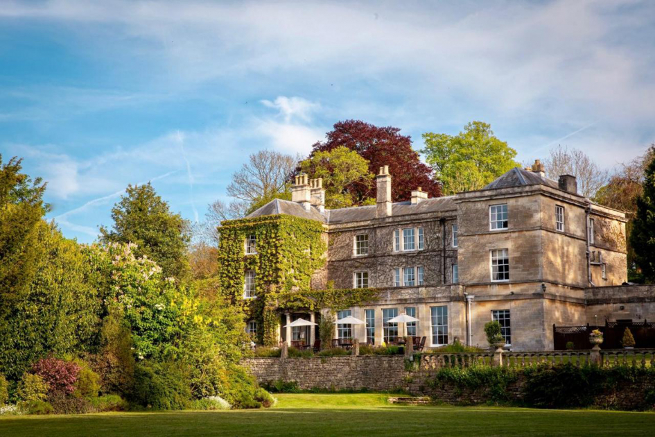 Compare The Best Romantic Hotels in The Cotswolds