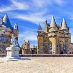 Shutterstock 2218355777