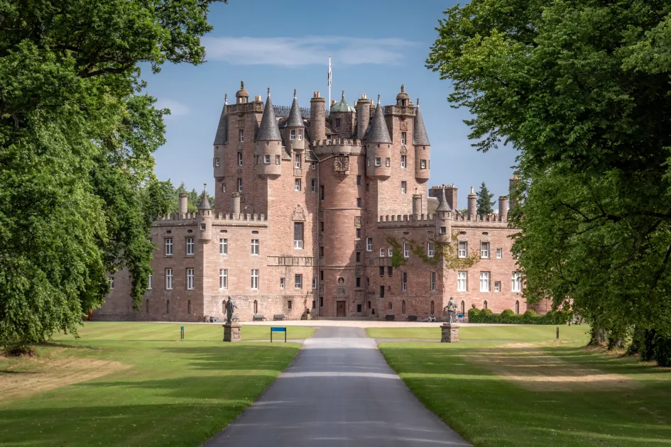 Discover Forfar | A Visitor's Introduction to Forfar