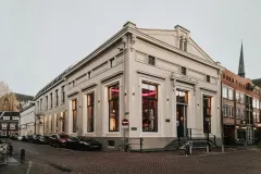 329095898