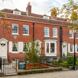 Shutterstock 1622939470