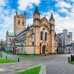 Shutterstock 2098788712