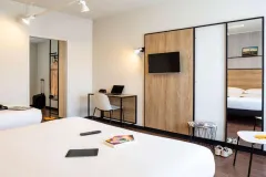 313033069