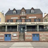 aux trois jean le crotoy